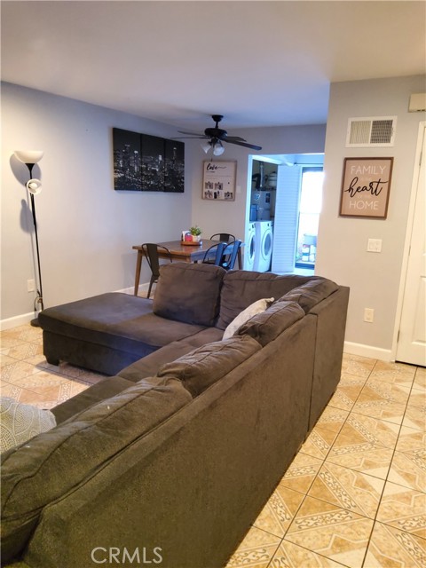 Detail Gallery Image 5 of 17 For 13540 Hubbard St #10,  Sylmar,  CA 91342 - 2 Beds | 2 Baths