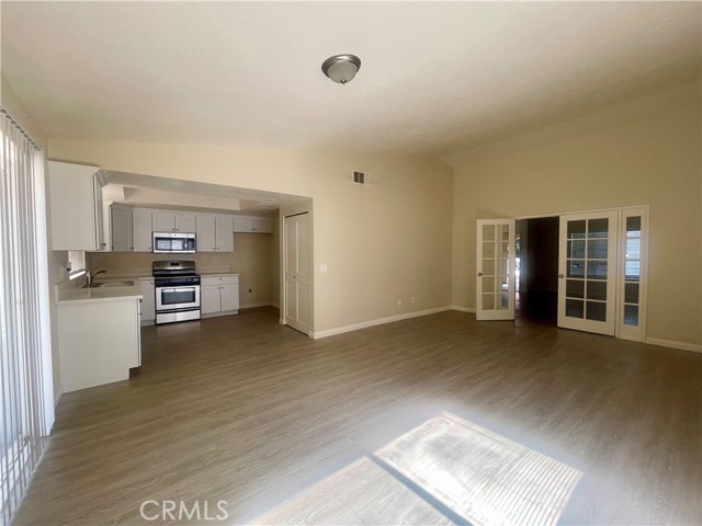 Detail Gallery Image 3 of 25 For 1305 Herzel Ave, Lancaster,  CA 93535 - 4 Beds | 2 Baths