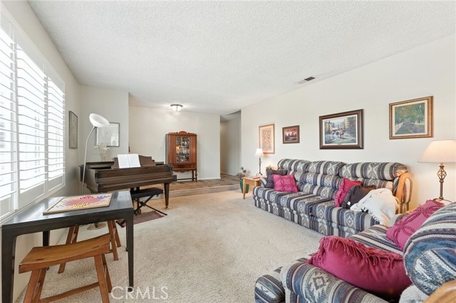 970 3rd Street, Norco CA: https://media.crmls.org/medias/d91e9807-52a4-44fd-ac8f-9534bda88627.jpg