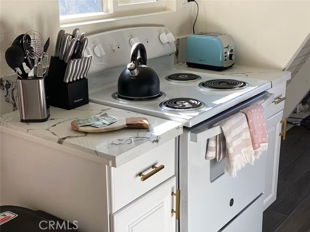 33012 Donner, Running Springs, CA 92308