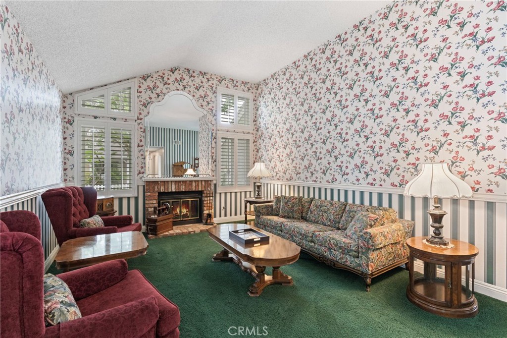 https://media.crmls.org/medias/d91fbb42-4b6e-4425-9fc4-f9d9d31307a3.jpg?preset=X-Large