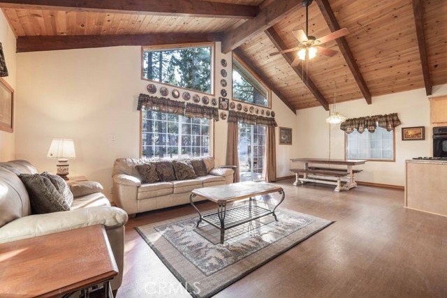 Detail Gallery Image 6 of 29 For 817 E Barker, Big Bear City,  CA 92314 - 3 Beds | 2 Baths