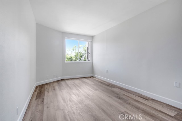 Detail Gallery Image 10 of 32 For 1277 S Beverly Glen Bld #303,  Los Angeles,  CA 90024 - 2 Beds | 2/1 Baths