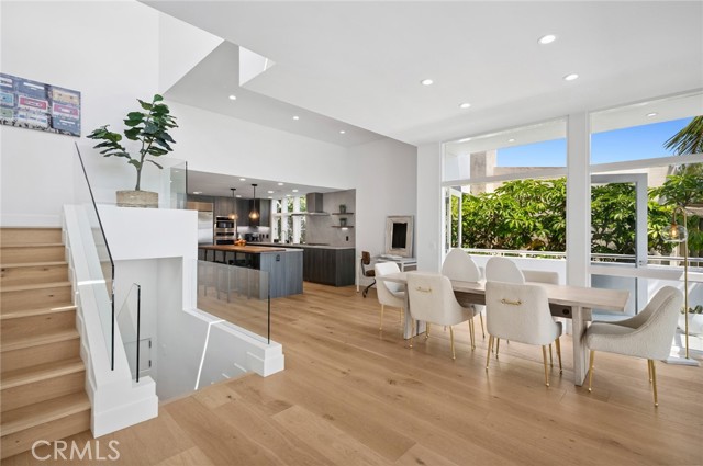 1061 Skyline Drive, Laguna Beach CA: https://media.crmls.org/medias/d922b5e6-07bc-4585-9bd4-661843ce02cf.jpg