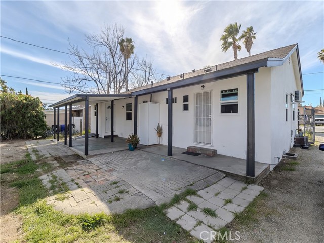 Detail Gallery Image 2 of 10 For 9023 Olive, Fontana,  CA 92335 - – Beds | – Baths