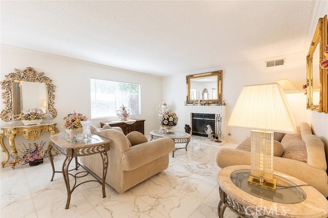 11465 Fox Hollow Lane, Pacoima CA: https://media.crmls.org/medias/d9236bf2-67a0-4744-86e3-91b222cf30d7.jpg