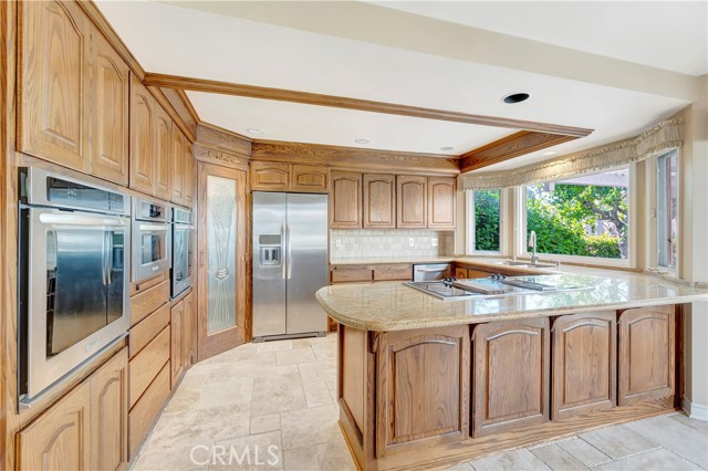 Detail Gallery Image 15 of 52 For 19371 Woodlands Dr, Huntington Beach,  CA 92648 - 3 Beds | 2/1 Baths