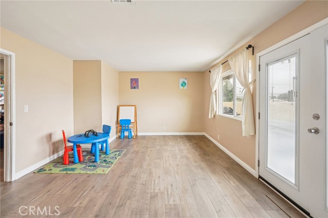 Detail Gallery Image 9 of 23 For 1069 N Darfield Ave, Covina,  CA 91724 - 4 Beds | 2/1 Baths