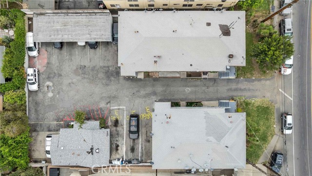 6862 Hazeltine Avenue, Van Nuys CA: https://media.crmls.org/medias/d924e132-6baf-4d31-b6ca-aa934f8d90a9.jpg