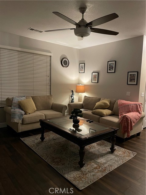 Detail Gallery Image 7 of 22 For 612 W Packwood, Visalia,  CA 93277 - 5 Beds | 3/1 Baths