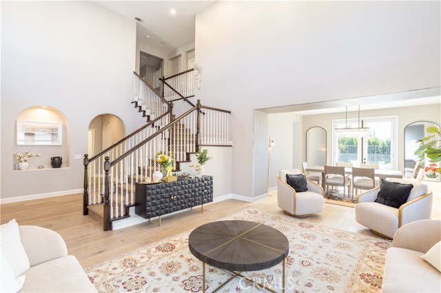 Detail Gallery Image 3 of 39 For 5474 Sunlight, Simi Valley,  CA 93063 - 6 Beds | 4 Baths