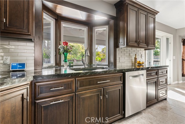 Detail Gallery Image 37 of 51 For 346 Vista De Oro, Hollister,  CA 95023 - 4 Beds | 3/1 Baths