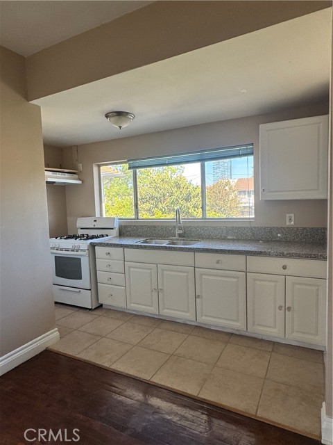 1220 S Westlake Avenue, Los Angeles CA: https://media.crmls.org/medias/d925a30b-11fc-47c5-a06d-4f9ad178111d.jpg