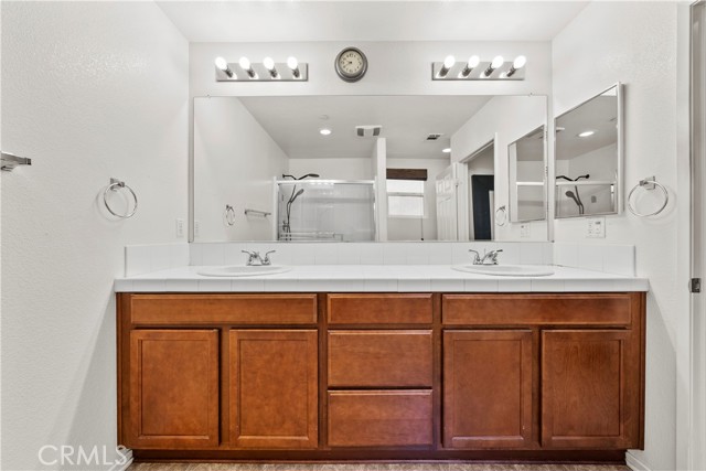 Detail Gallery Image 29 of 36 For 9703 Pine Orchard St, Arleta,  CA 91331 - 4 Beds | 3 Baths