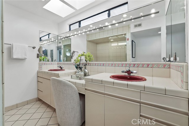 Image 24 of 57 For 64 59th Place