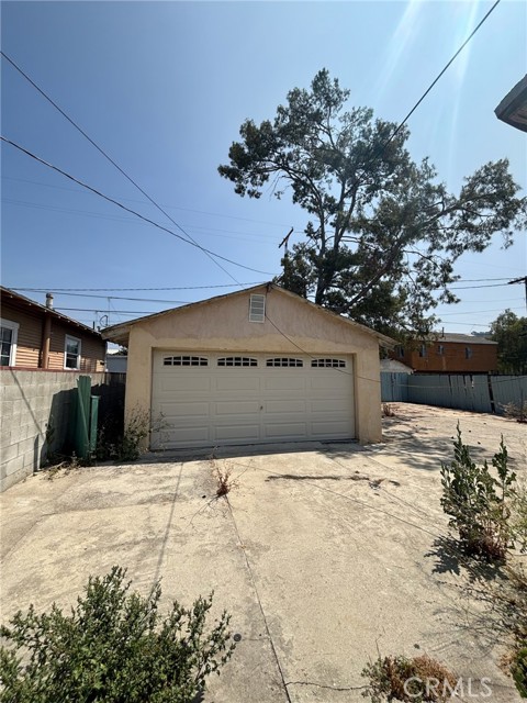 127 E Avenue 45, Los Angeles CA: https://media.crmls.org/medias/d926d516-3173-40e8-b349-cad57b5e12d3.jpg