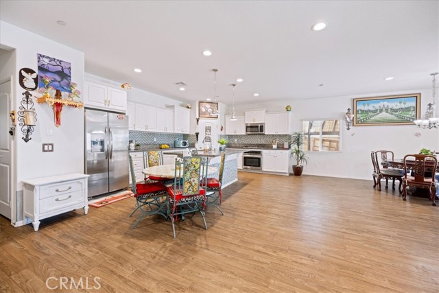 Detail Gallery Image 3 of 22 For 26947 Mountaingate, Menifee,  CA 92585 - 4 Beds | 3 Baths