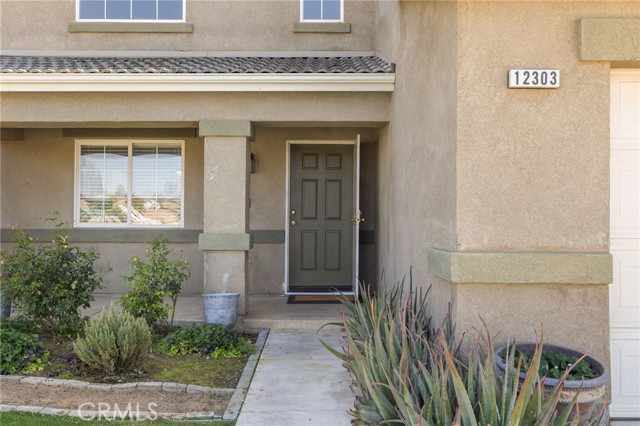 Detail Gallery Image 3 of 48 For 12303 Midtowne Dr, Bakersfield,  CA 93312 - 5 Beds | 2/1 Baths