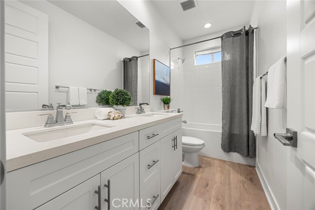 Detail Gallery Image 18 of 30 For 121 Biome, Irvine,  CA 92618 - 4 Beds | 3/1 Baths