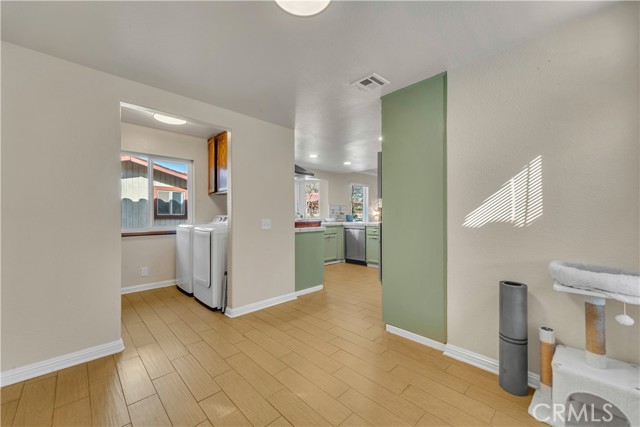 Detail Gallery Image 16 of 39 For 43100 Cherbourg, Lancaster,  CA 93536 - 3 Beds | 2 Baths