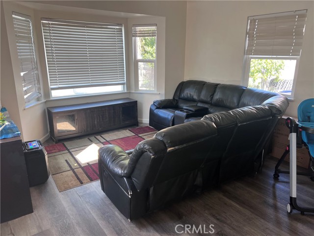 Detail Gallery Image 8 of 20 For 9710 San Miguel, South Gate,  CA 90280 - 2 Beds | 1 Baths