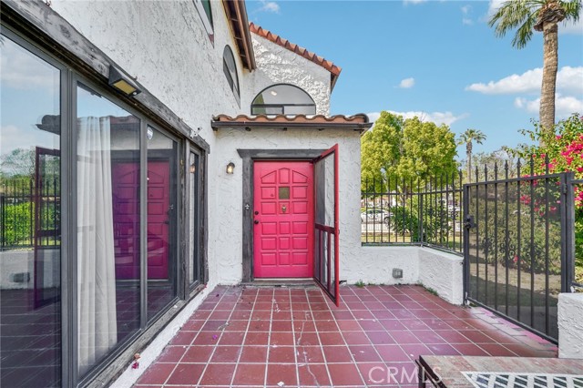 3098 N Arrowhead Avenue, San Bernardino CA: https://media.crmls.org/medias/d9294049-db62-45f6-b742-85a2d0674034.jpg