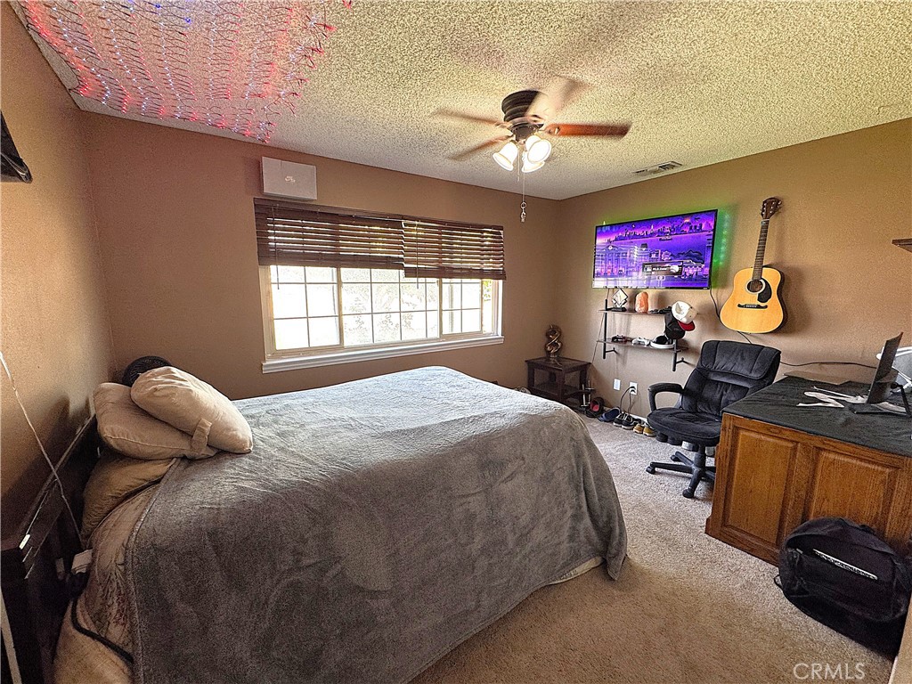 https://media.crmls.org/medias/d929610a-39ea-4384-abeb-47b077cdfb31.jpg?preset=X-Large