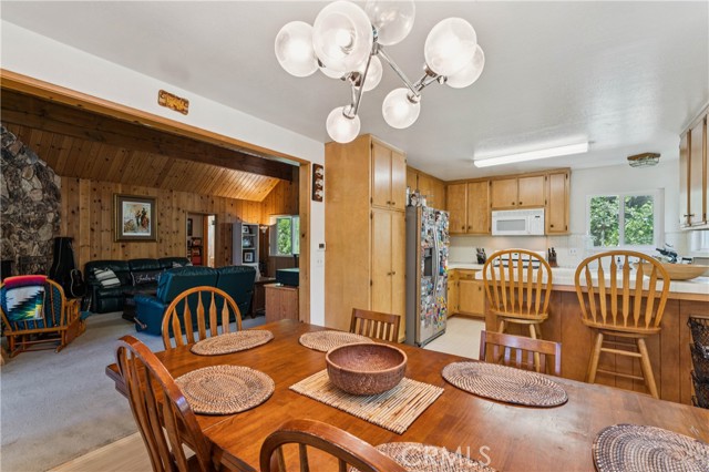 582 Grass Valley Court, Lake Arrowhead, CA 92352