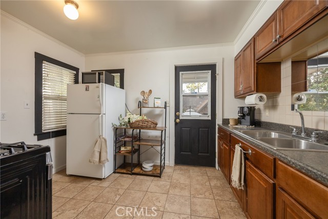 Detail Gallery Image 10 of 29 For 767 Pine Knot Bld, Big Bear Lake,  CA 92315 - 1 Beds | 1 Baths