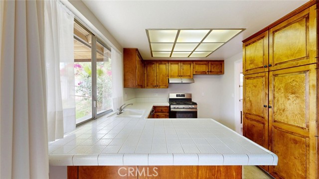 Detail Gallery Image 18 of 48 For 3415 Valencia Hill, Riverside,  CA 92507 - 3 Beds | 2 Baths