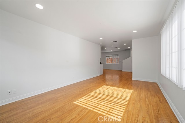 Detail Gallery Image 9 of 36 For 420 Cerritos Ave, Long Beach,  CA 90802 - 3 Beds | 2/1 Baths