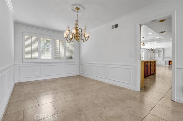 22718 Town Crier Road, Calabasas CA: https://media.crmls.org/medias/d92cf248-8dc1-462d-8b76-6c4917c13c62.jpg