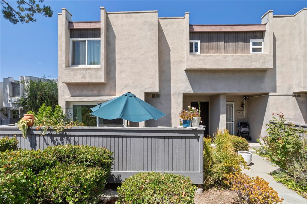 1854 Rainbow Terrace