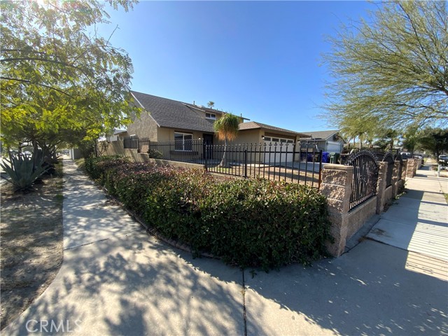 Detail Gallery Image 6 of 55 For 17565 Mesa Ave, Fontana,  CA 92336 - 4 Beds | 2/1 Baths