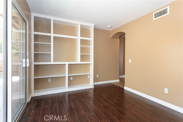 Detail Gallery Image 2 of 24 For 1750 Tallowberry Ln, Simi Valley,  CA 93065 - 3 Beds | 2/1 Baths