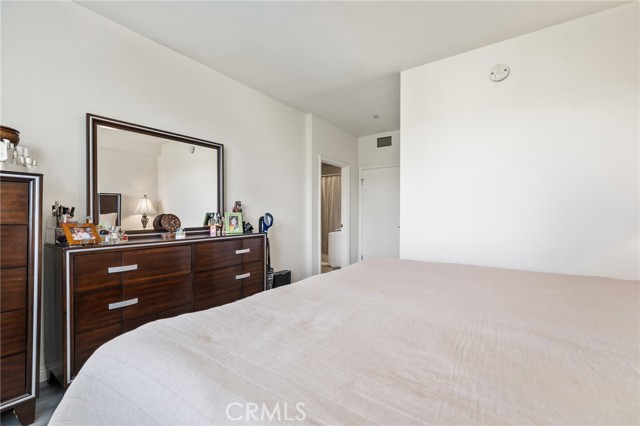 Detail Gallery Image 15 of 31 For 13951 Sherman Way #301,  Van Nuys,  CA 91405 - 2 Beds | 2 Baths