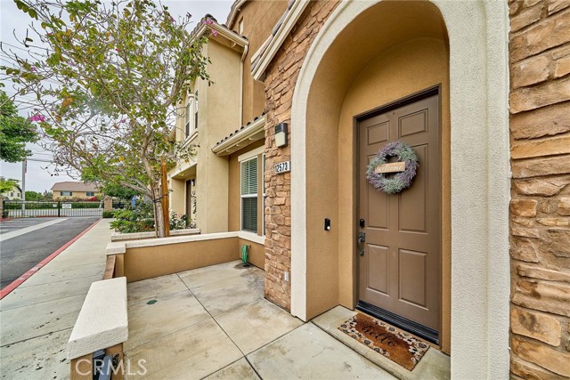 Detail Gallery Image 2 of 38 For 12573 Montaivo, Corona,  CA 91752 - 3 Beds | 2/1 Baths