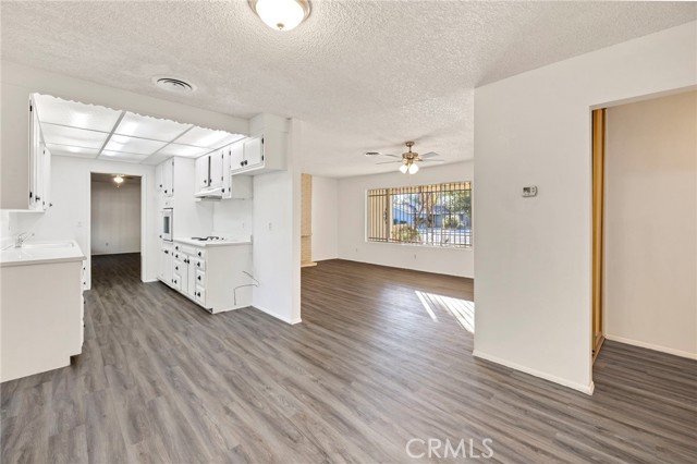 1258 Turquoise, Hemet CA: https://media.crmls.org/medias/d931523a-22d9-4158-a45e-ab04fa7883a8.jpg