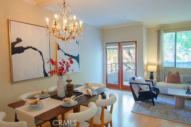 Detail Gallery Image 3 of 35 For 240 S Mentor #2,  Pasadena,  CA 91106 - 2 Beds | 2/1 Baths