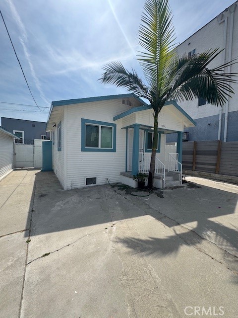 Front Image Thumbnail for CRDW26077105