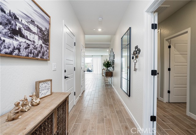 Detail Gallery Image 18 of 32 For 1093 Traverse Dr, Madera,  CA 93636 - 4 Beds | 3/1 Baths