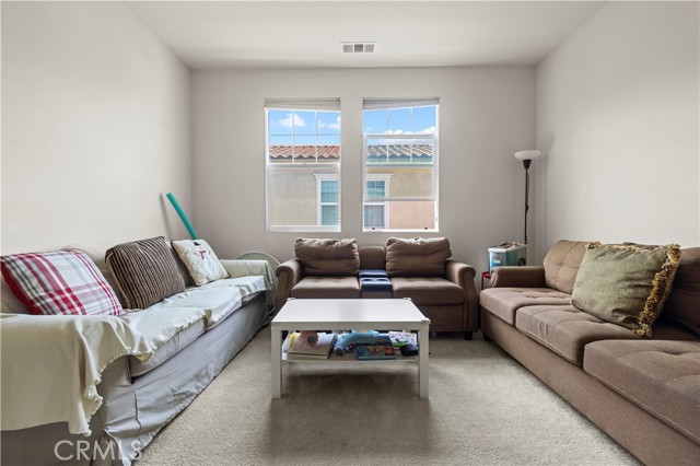 Detail Gallery Image 15 of 26 For 6049 Snapdragon, Corona,  CA 92880 - 3 Beds | 2/1 Baths