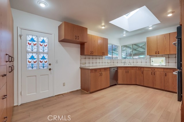 Detail Gallery Image 13 of 37 For 3835 Gundry Ave, Long Beach,  CA 90807 - 3 Beds | 2 Baths