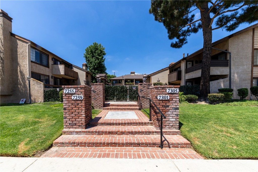 7301 Balboa Boulevard #8