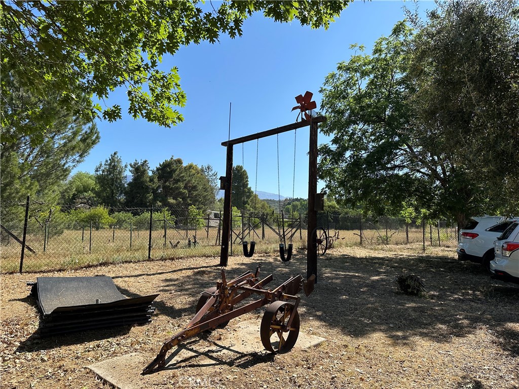 https://media.crmls.org/medias/d932a1f5-2509-47d7-a192-4366748f2457.jpg?preset=X-Large