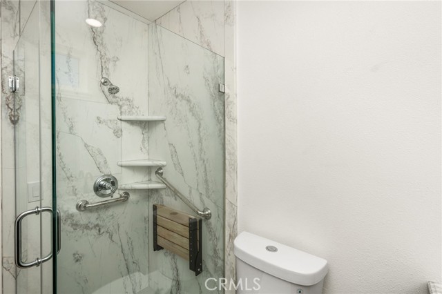 925 Eastglen photo 30