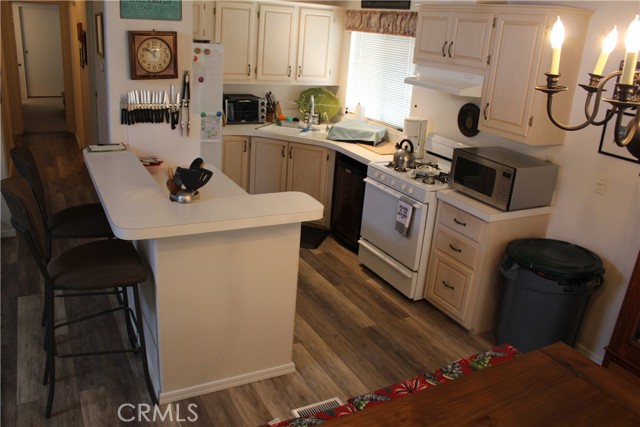 220 Colorado River Drive, Blythe CA: https://media.crmls.org/medias/d933afd0-c37d-4197-92bd-62a6aec50f4a.jpg