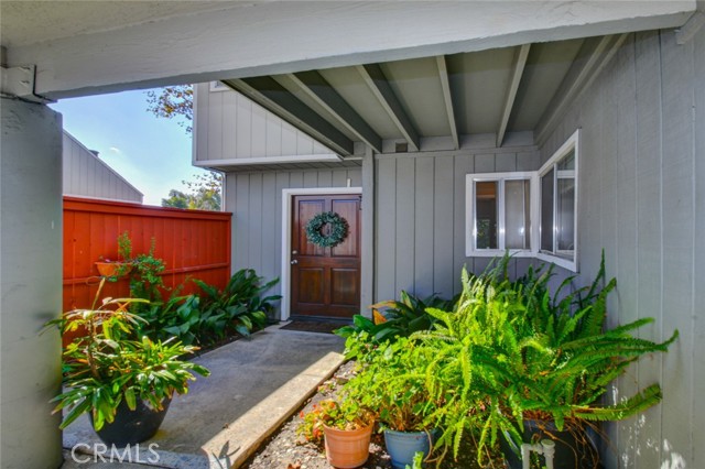 Detail Gallery Image 2 of 46 For 15740 S B St a,  Tustin,  CA 92780 - 3 Beds | 2/1 Baths