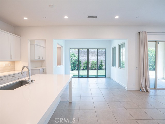 67 Tundra, Irvine CA: https://media.crmls.org/medias/d934e141-59e4-413a-838d-6cc879af0443.jpg