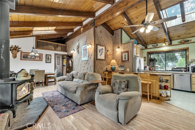 Detail Gallery Image 22 of 72 For 29901 Eagles Nest Dr, Idyllwild,  CA 92549 - 6 Beds | 5 Baths